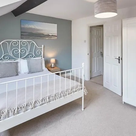 Holiday home Host & - Elysium House *