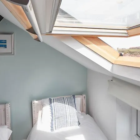 Host & - Elysium House *