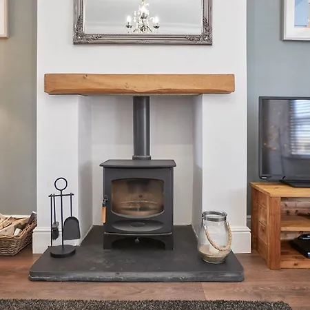 Host & - Elysium House Whitby