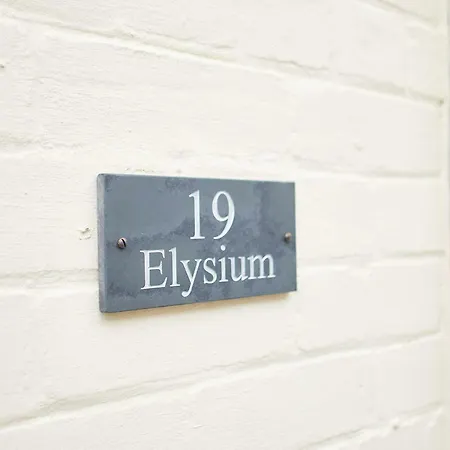 Host & - Elysium House Hébergement de vacances Whitby